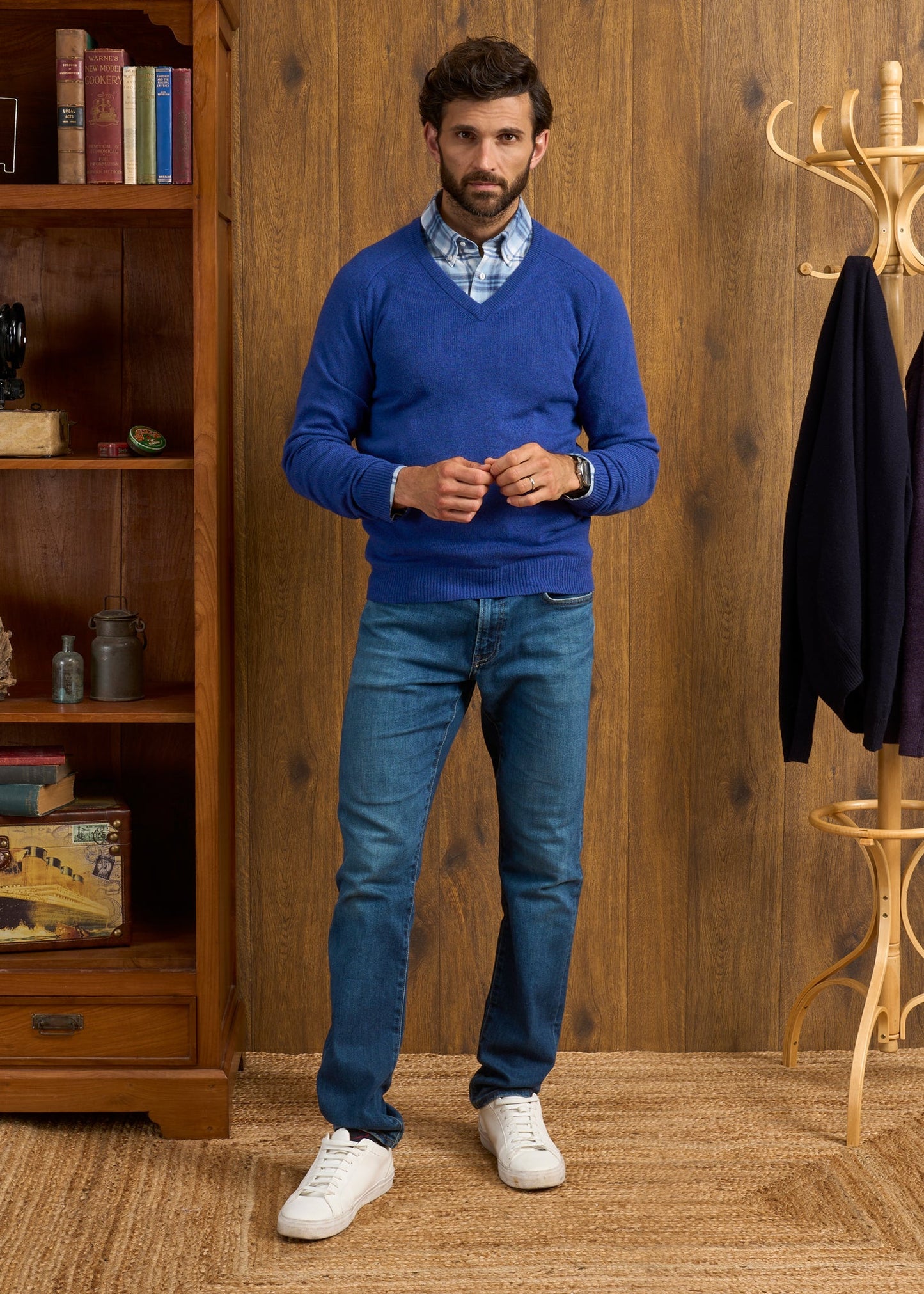 Kilsyth Men's Lambswool Jumper in Persian 