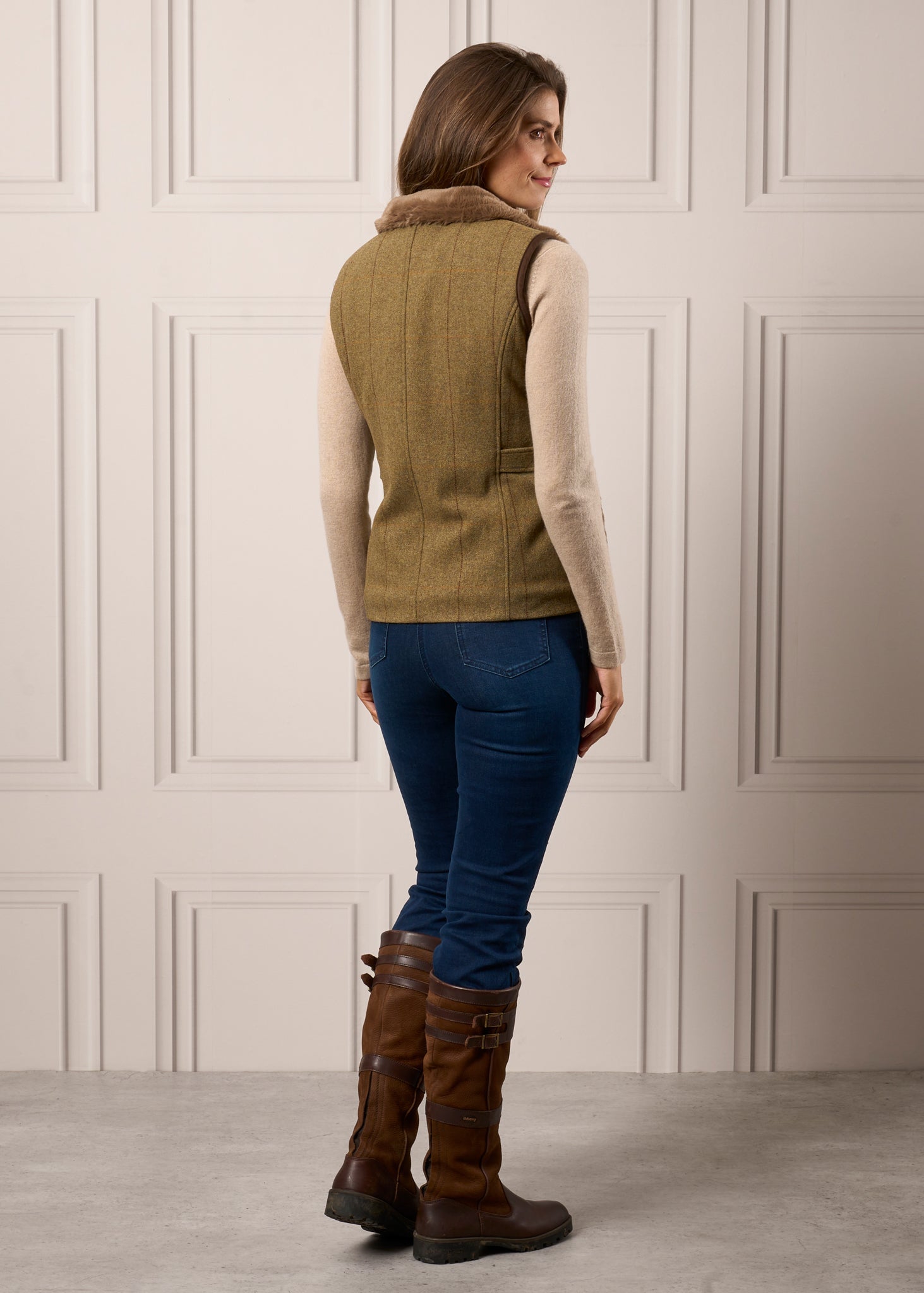 Combrook Ladies Tweed Gilet In Grove 