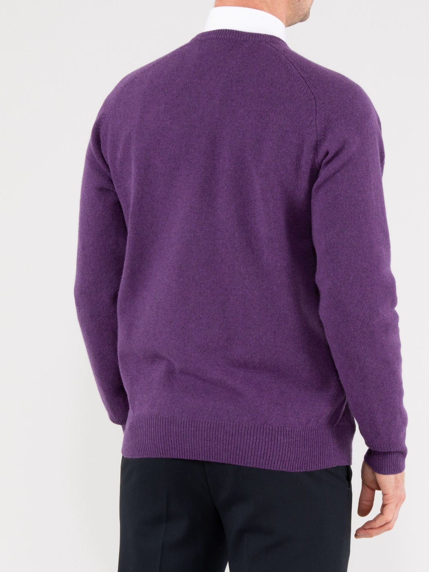 Men's Lambswool Vee Neck Jumper in Aubergine - Classic Fit