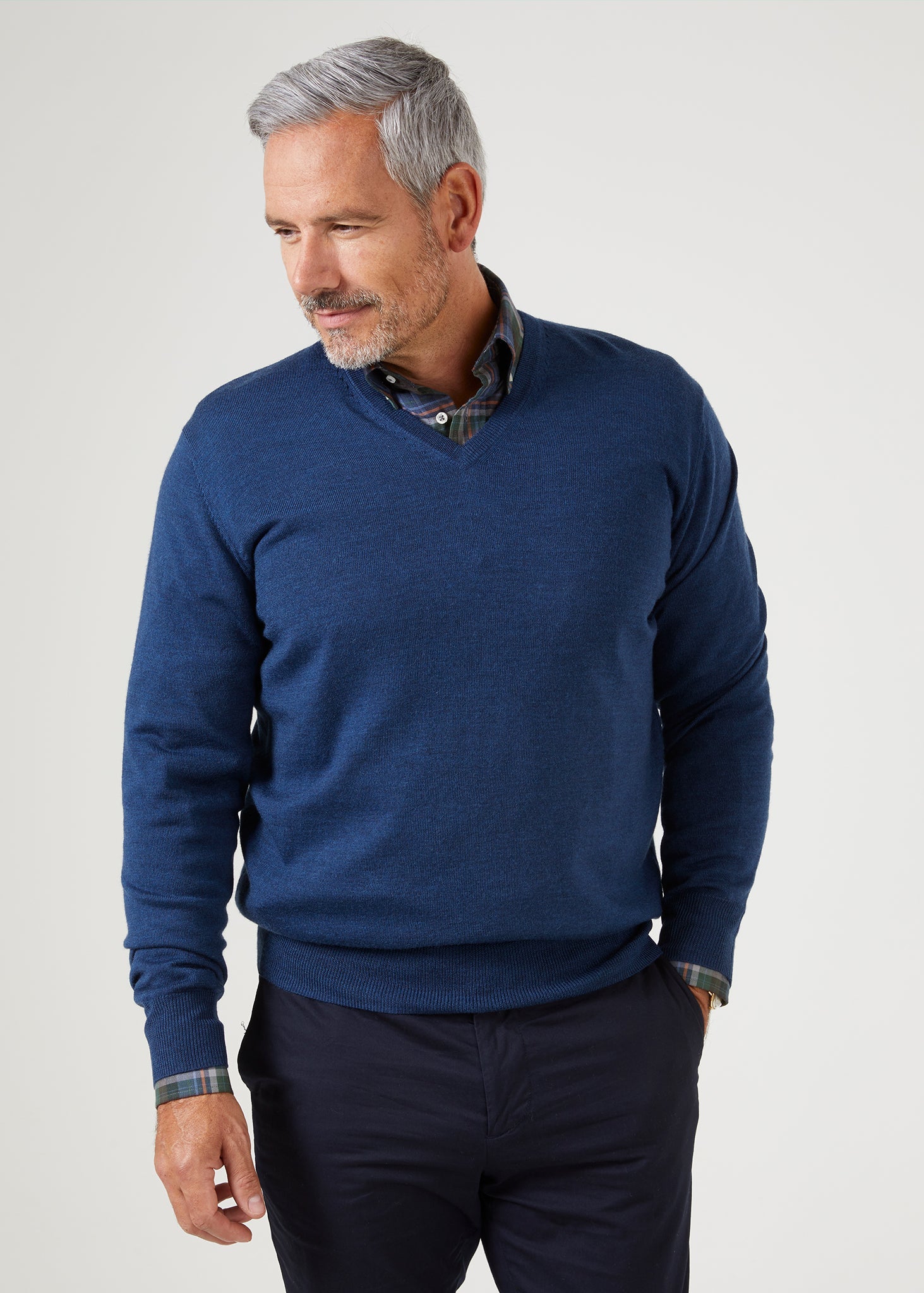 merino-wool-vee-neck-jumper-indigo